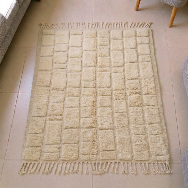 Mrirt Ivory Carved Grid Plush Wool Rug