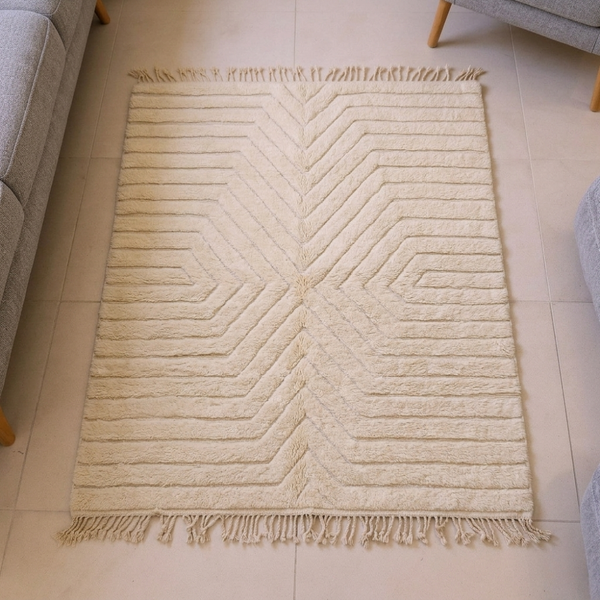 Mrirt Ivory Chevron Carved Plush Wool Rug